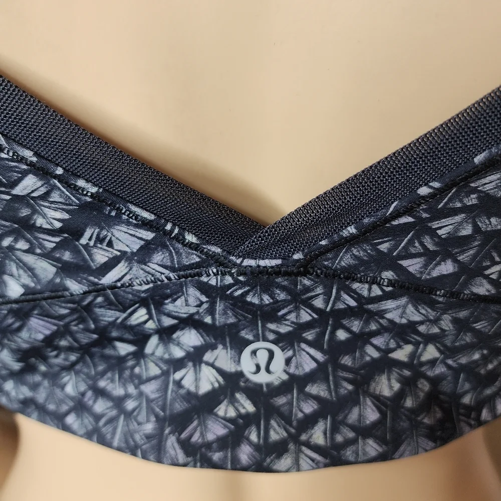 Lululemon Featherlight Bra Iridescent‎ Multi Black / Black size 8